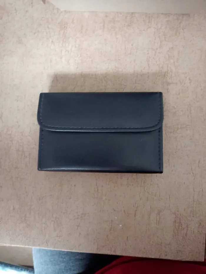 Trousse noire  neuve à manucure et maquillage - photo numéro 2