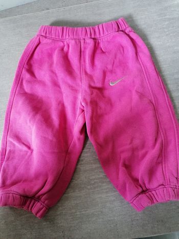 Jogging nike taille 9 mois