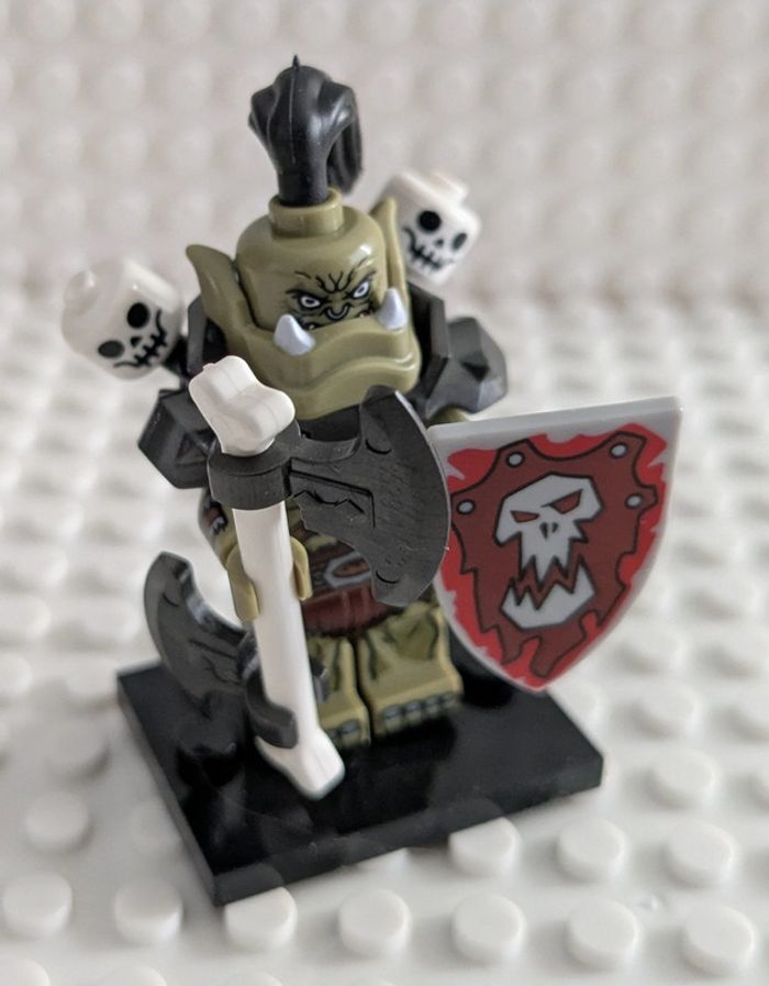 Figurine : World of Warcraft , Grommash Hurlenfer , style lego