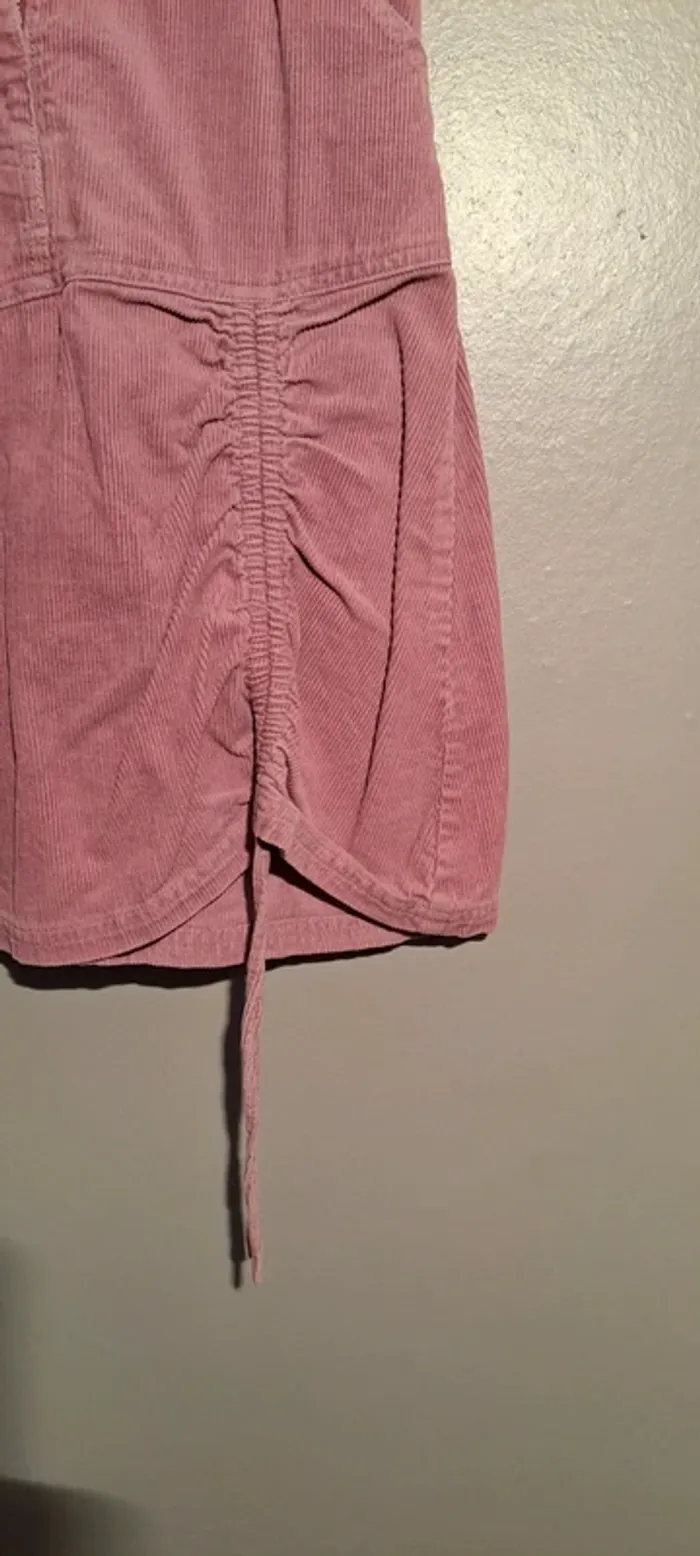 Jupe violette sous le genou - Marque Okaïdi - Taille 8 ans - Bon état. - photo numéro 2