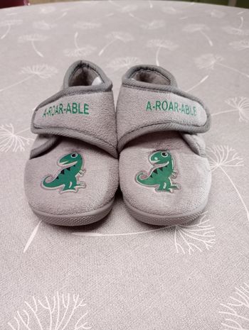 Pantoufles dinosaures