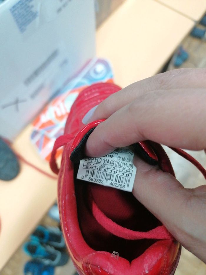 Chaussure de foot rouge Oxylane 28 - photo numéro 4