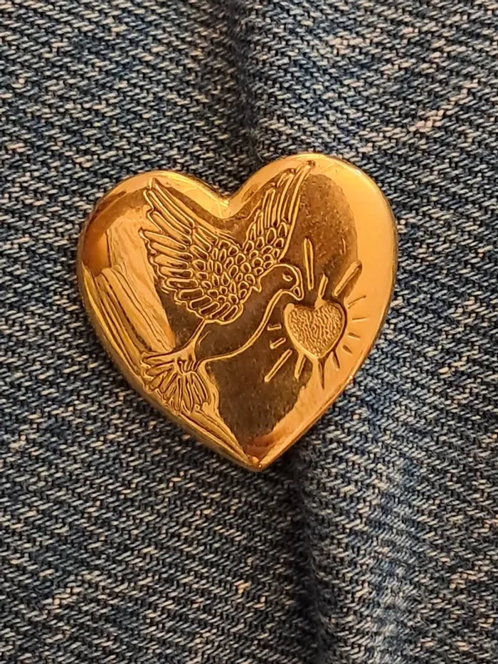 Broche cœur et colombe