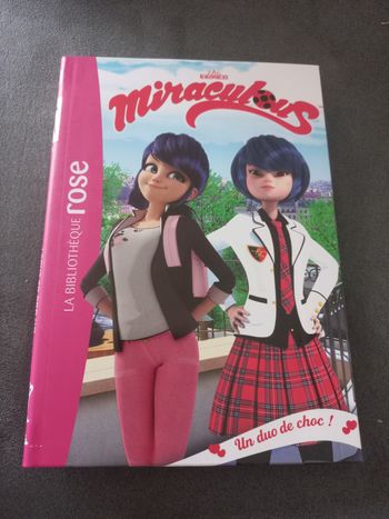 Livre roman bibliotheque rose miraculous tome 25