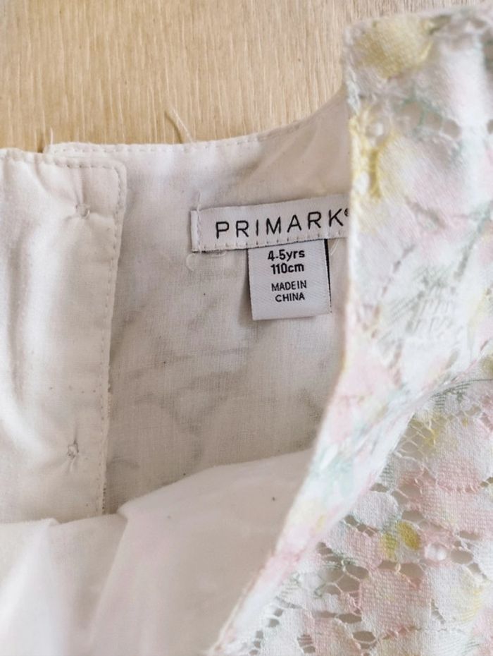 Robe dentelle doublée sans manches fille multicolore pastel taille 4/5 ans Primark - photo numéro 4