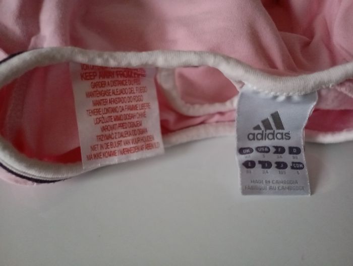 Tee-shirt , 3 ans ,manches longues , coton rose ,blanc et paillettes , Adidas . État neuf - photo numéro 7