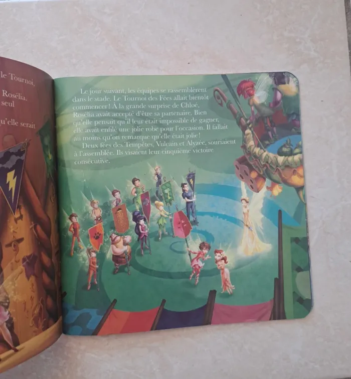 Livre La fée clochette Le Monde enchanté Disney en TBE - photo numéro 2