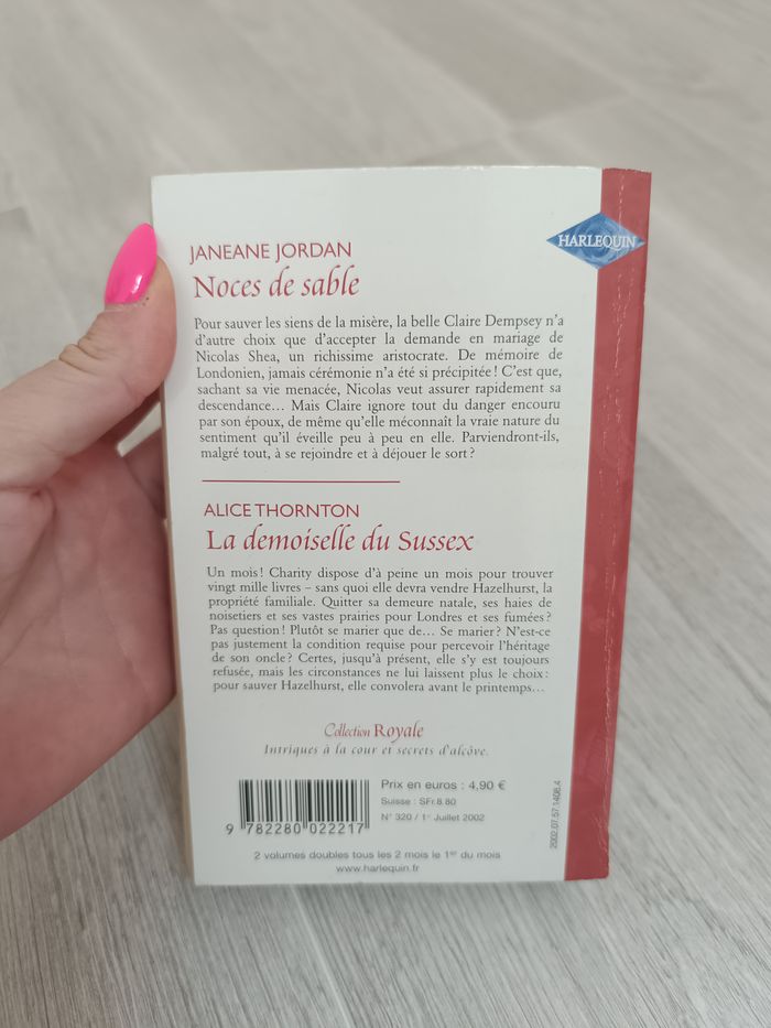 Livre Harlequin collection Royale - photo numéro 2