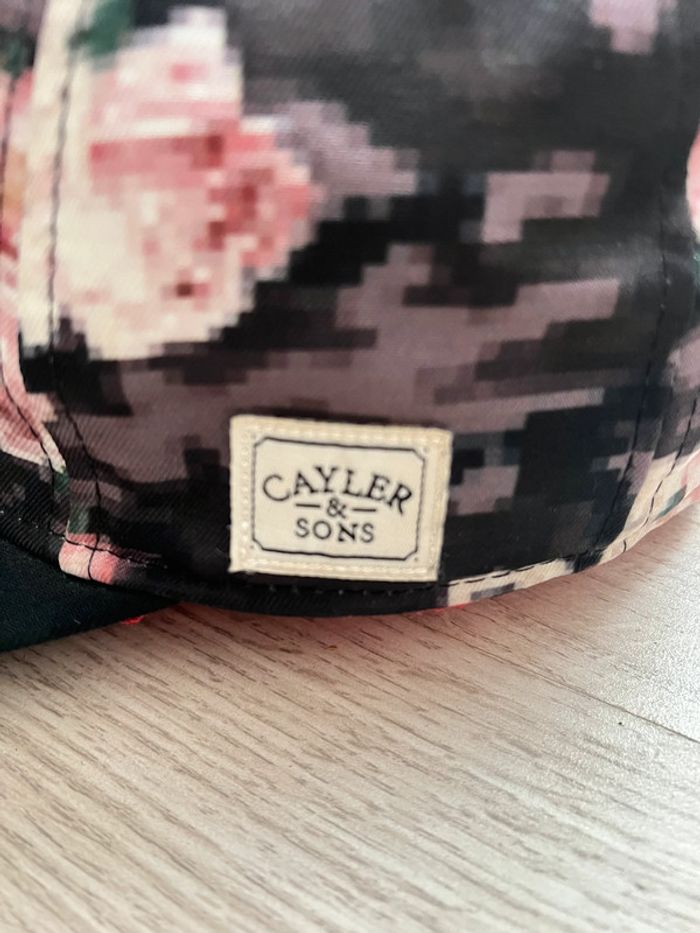 🧢 Casquette Snapback "Paris Fuckin’ Cité" à fleurs 🌸 - photo numéro 5