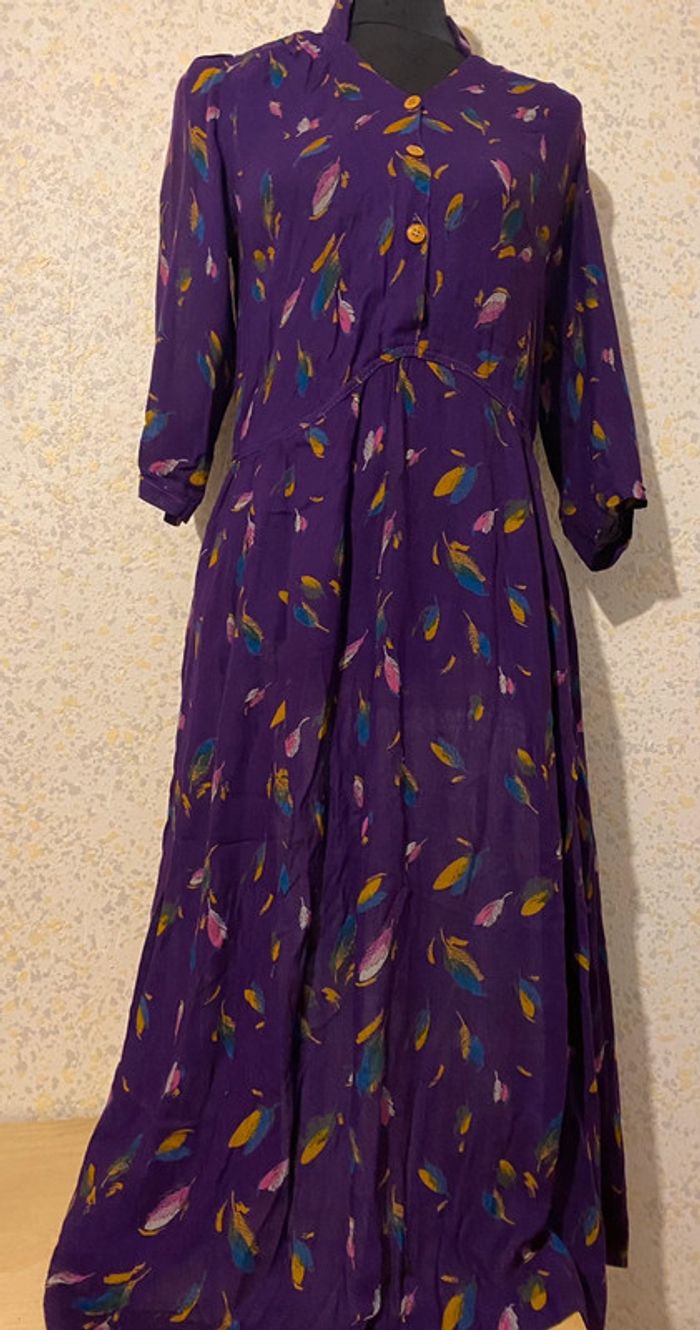 Robe vintage violette motif plume 38