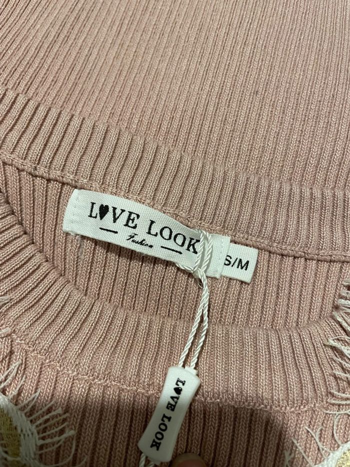 Pull neuf à manches longues rose à dentelle blanc et beige devant Love Look taille S / M - photo numéro 6