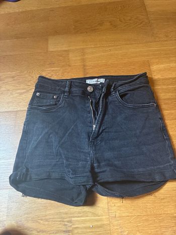 Short noir