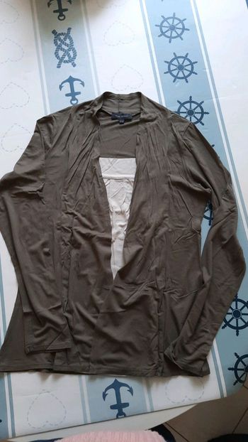 Haut debardeur et veste en un seul