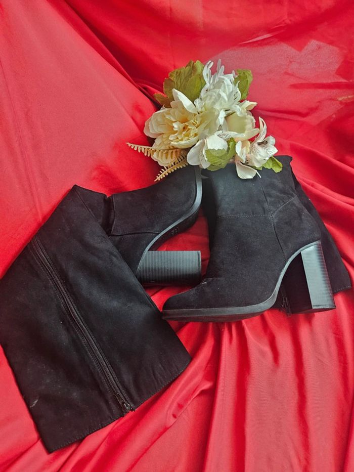 Bottes a talons noire effet daim, Primark, pointure 40