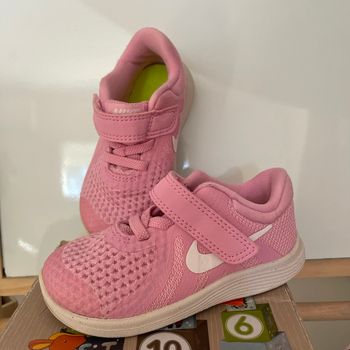 Nike rose t22