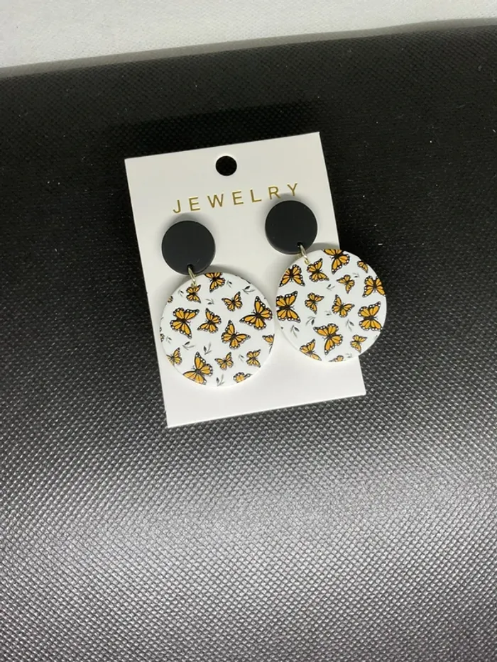 Boucle d’oreilles « Papillons » neuve