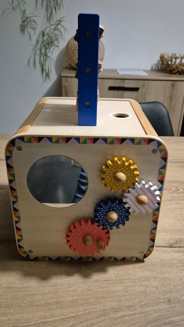 Grand cube d'activités en bois - photo numéro 4