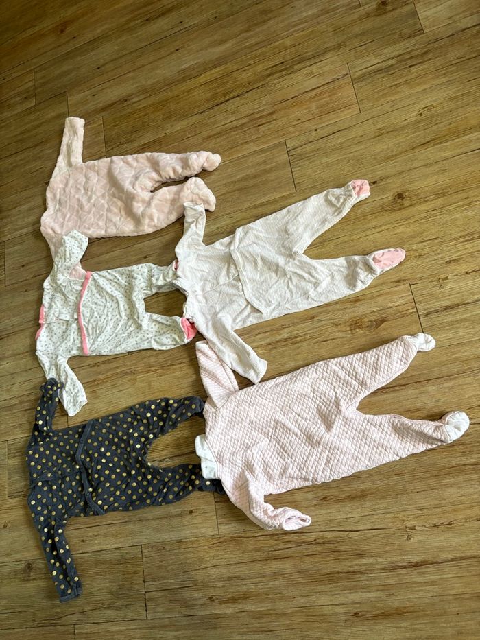 Lot 5 pyjamas 6 mois - photo numéro 2