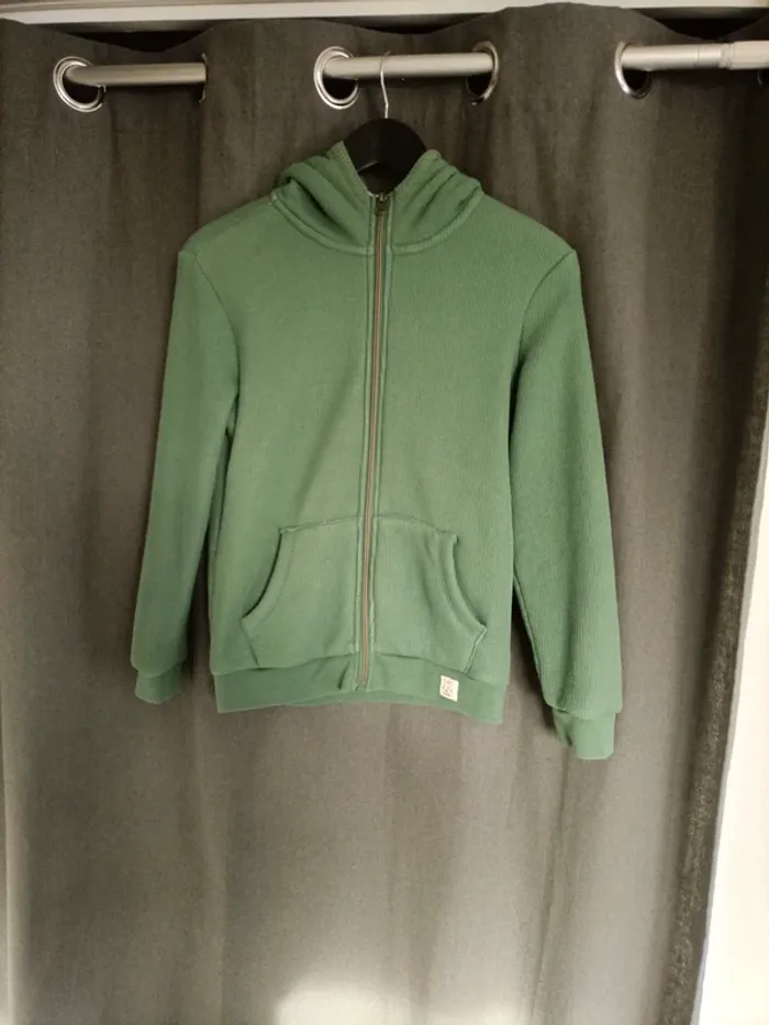 Gilet à capuche