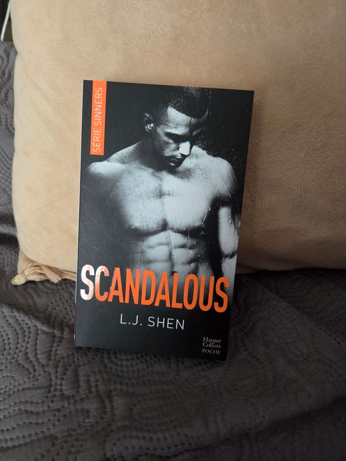 Livre de poche scandalous L.J shen