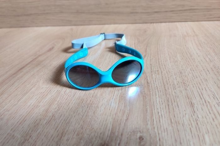 Lunettes de soleil bleues