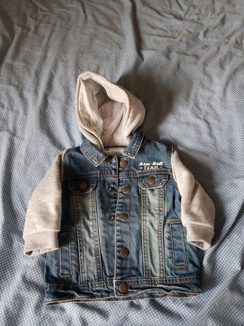 Veste en jean à capuche 12 mois