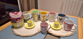 Collection de tasses mugs bols disneyland paris disney store