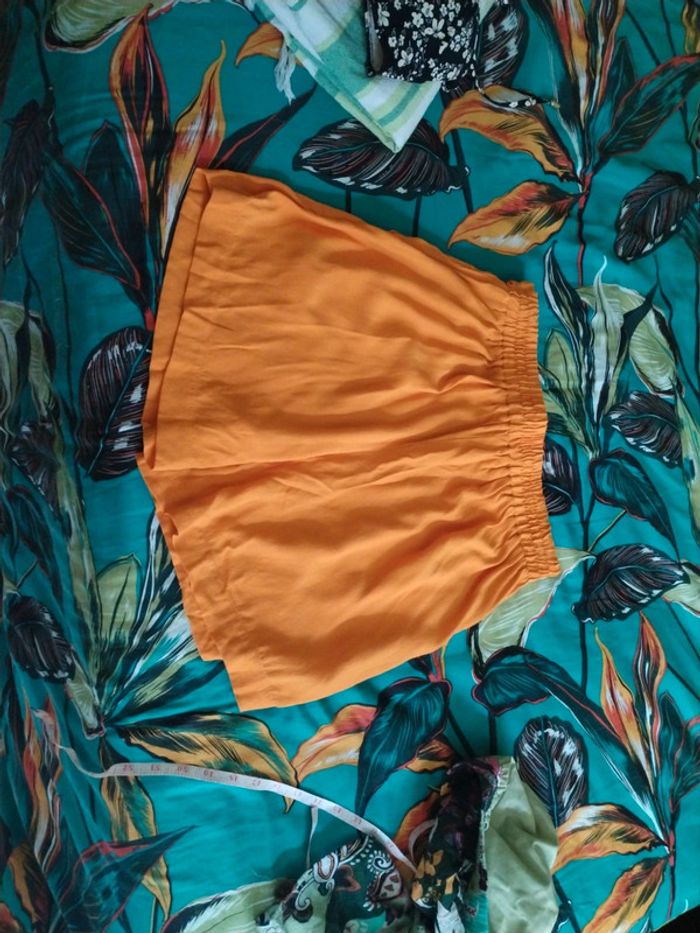 Short orange - photo numéro 4