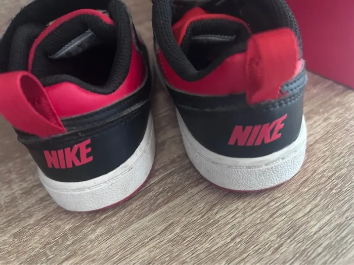 Basket Nike Jordan noir et rouge T25 - photo numéro 8