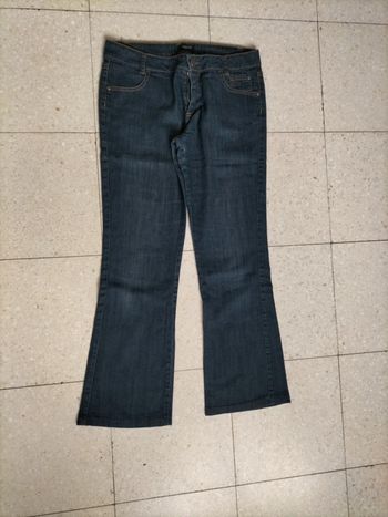 Jeans bleu marine patte large en bas taille 40