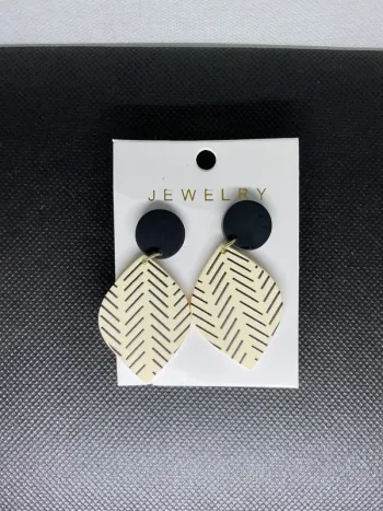 Boucles d’oreilles n°65 neuve