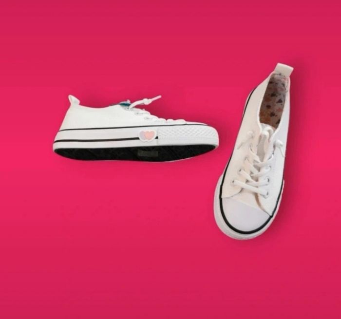 Baskets blanches lacets élastiques neuves Lovely skull pointure 31 - photo numéro 2