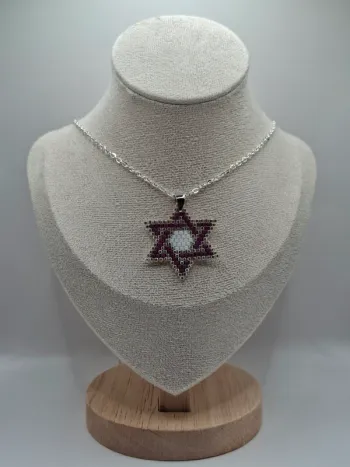 collier étoile violette