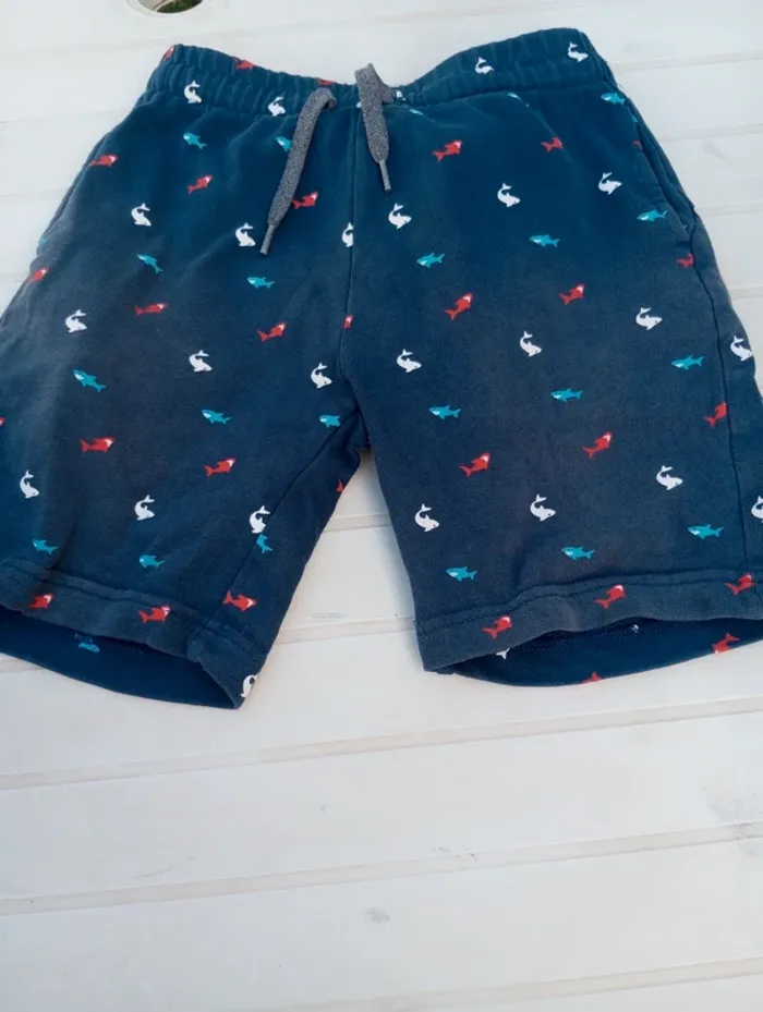 Short requin Kiabi de taille 8ans