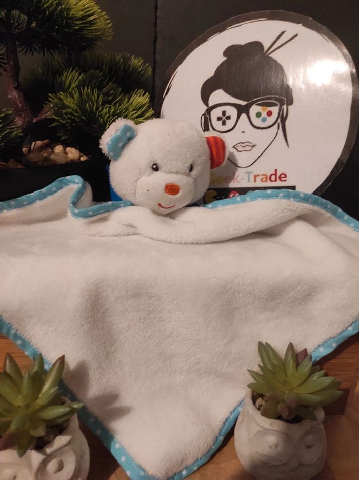 Doudou Knuffel Lange Ours Blanc Grelot Nanjing Kestrel Plat #geektradedoudou