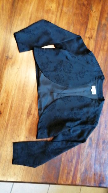 Veste noir à dessin fleurie noir