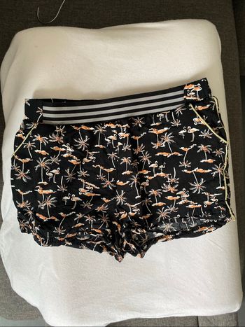 Short fille