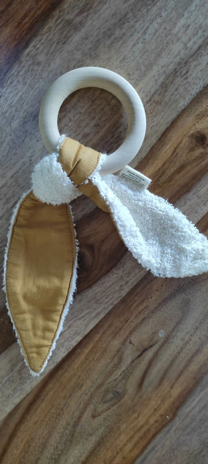 Hochet bois moutarde - photo numéro 2