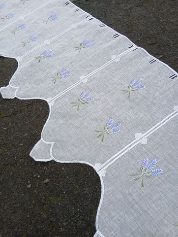 Brodé fleurs lavandes en 45cm sur 4m