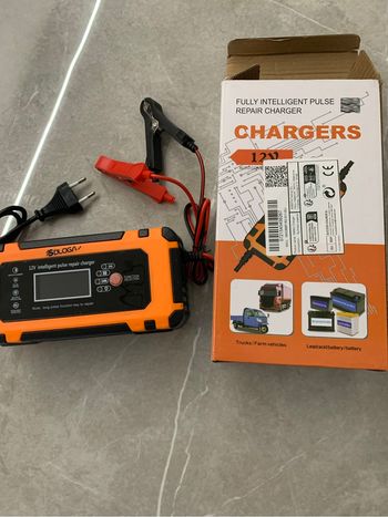 Chargeur de Batterie Intelligent 12V 10A