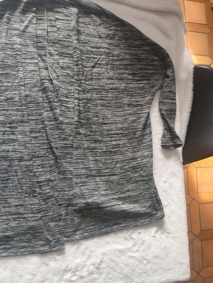 Gilet femme sans bouton sans fermeture marque Kiabi taille L 42/44 - photo numéro 5