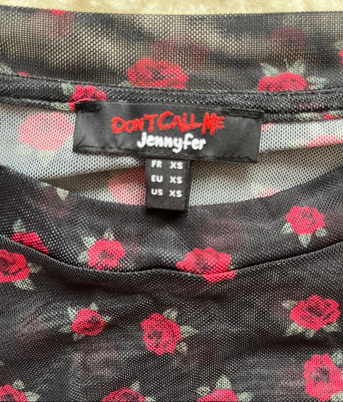Blouse en mesh noir motif fleuris Jennyfer très bon état - photo numéro 2