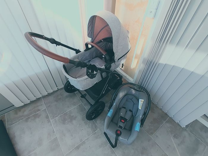 Poussette Kinderkraft 3 en 1 et siège auto cosy gris à prendre sur Soissons 02 - photo numéro 3