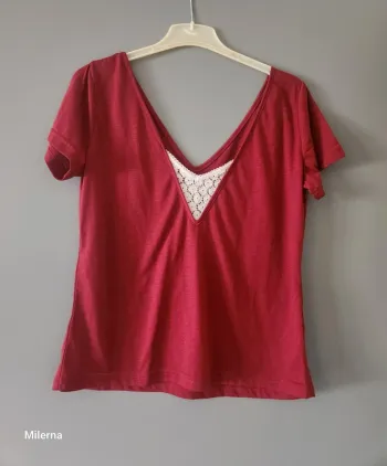 Tee shirt col V taille M