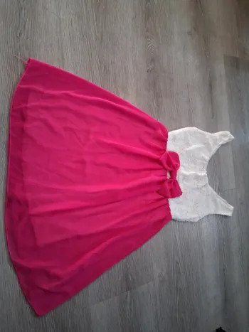 Robe rose et blanche