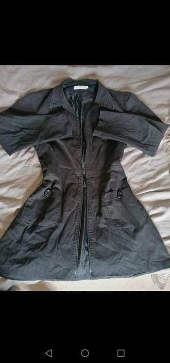 Manteau noir cache cache