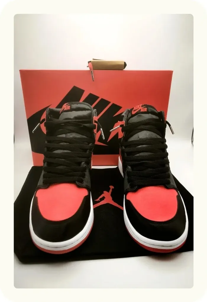 Baskets montantes Nike Jordan 1 retro hi og Taille 43 Neuves - photo numéro 3
