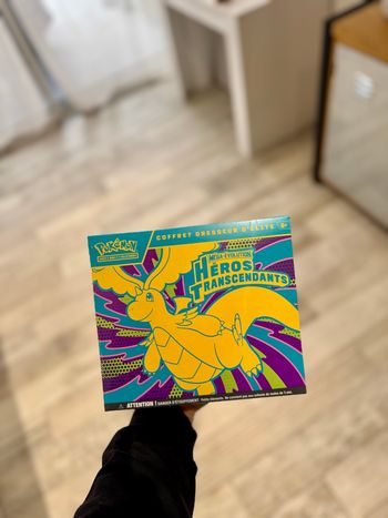 Coffret dresseur d’élite ETB Pokémon ME2.5 héros transcendants