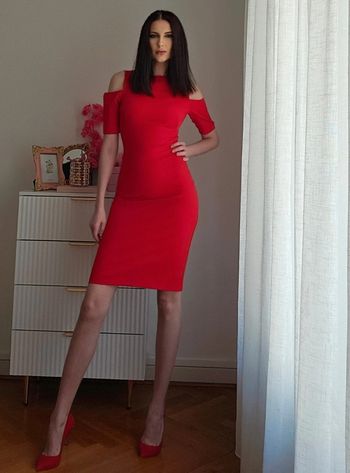 Robe rouge Zara Woman épaules dénudées XS