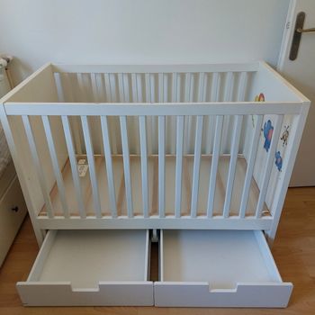Lit bébé Ikea avec tiroirs